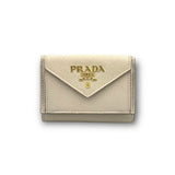 PRADA(プラダ)三つ折り財布 サフィアーノ<ピンクベージュ>