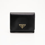 PRADA Triangle Vitello Move Wallet <Black>