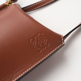 LOEWE(ロエベ)スマホショルダー ゲートポケット<ブラウン>