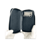 PRADA(プラダ) キーケース ラウンドジップ サフィアーノ <ブラック>