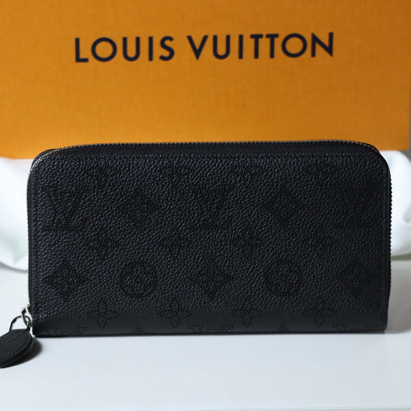 LOUIS VUIITON ルイヴィトン 長財布　マヒナ ジッピーウォレット