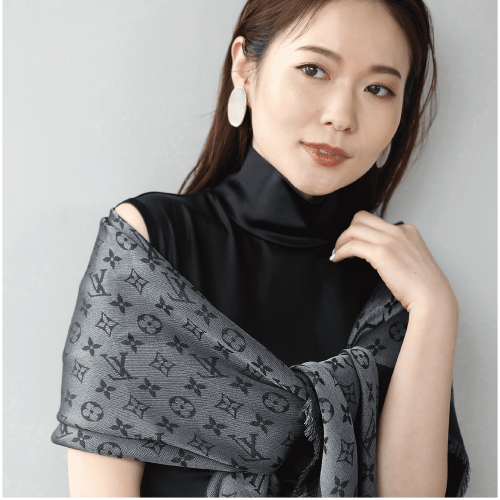 Louis Vuitton ショール 黒と緑のグラデーション LUIS VUITTON ショールモノグラムシャイン <ノワール>