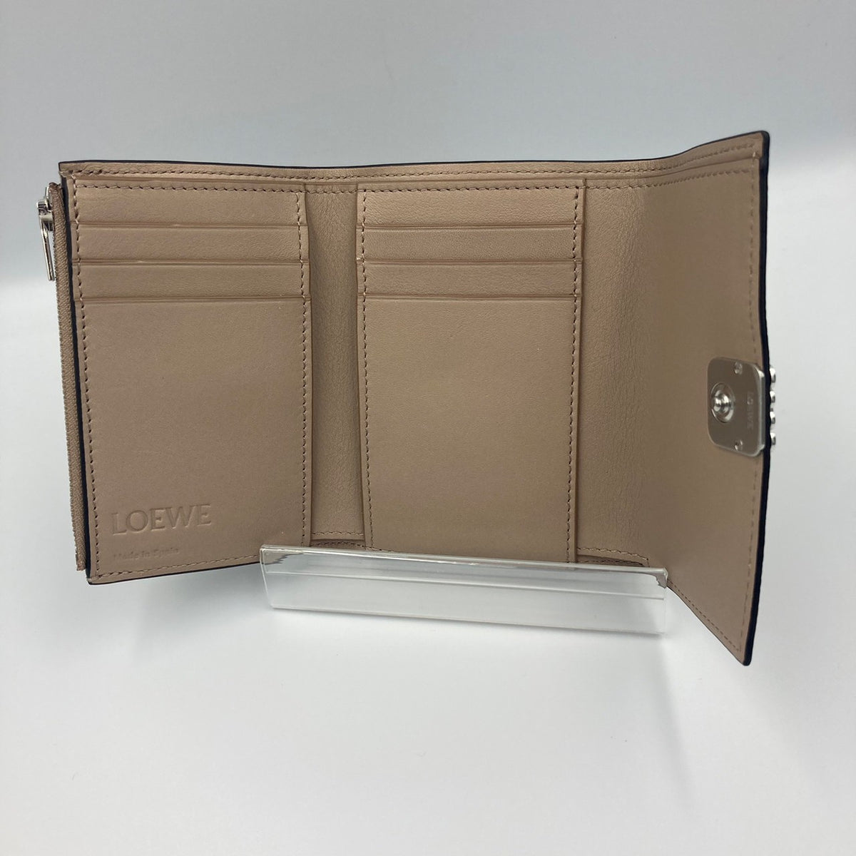 LOEWE（ロエベ）コンパクト財布 アナグラムバーティカル